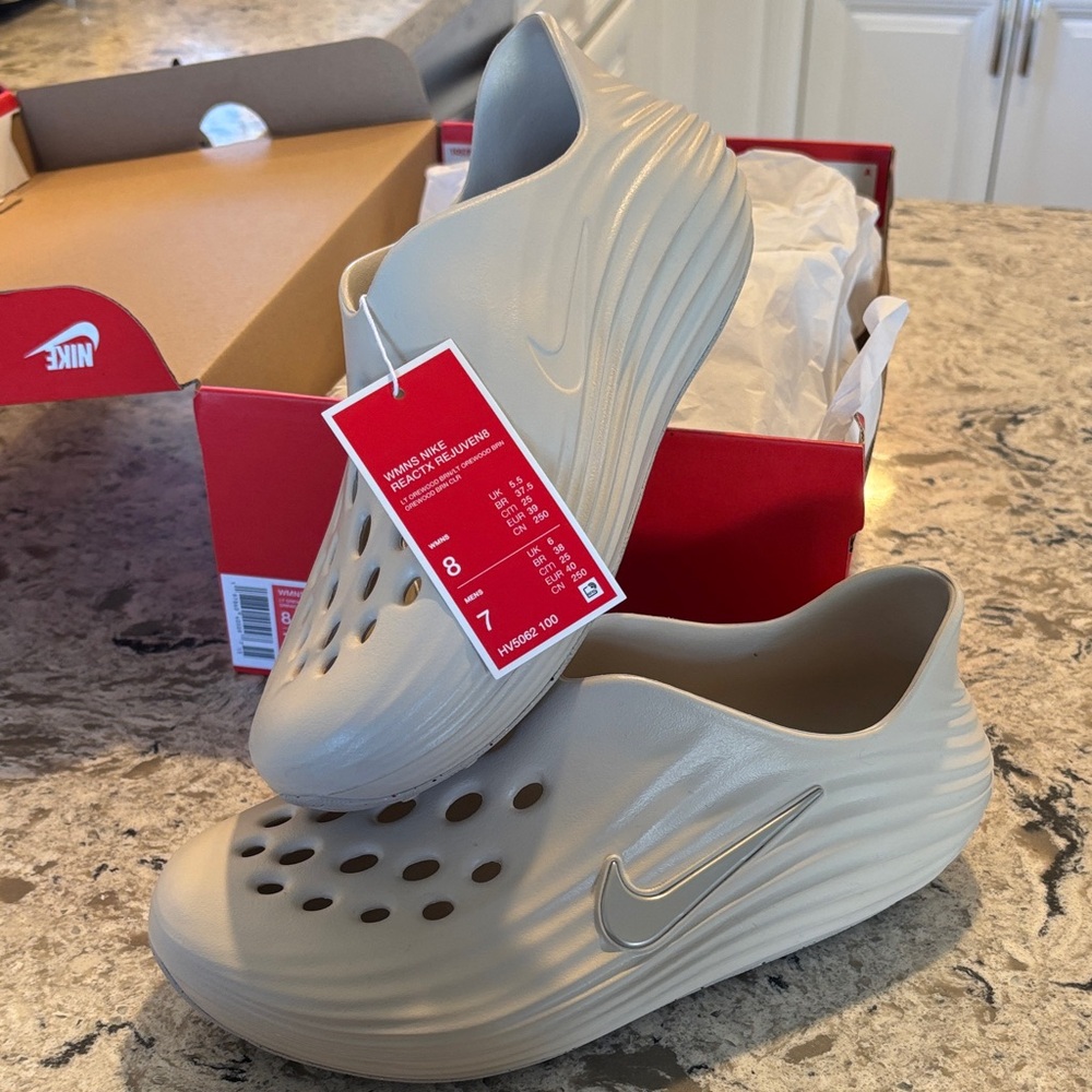 Nike Beige Athletic Shoes NWT - Picture 2 of 3